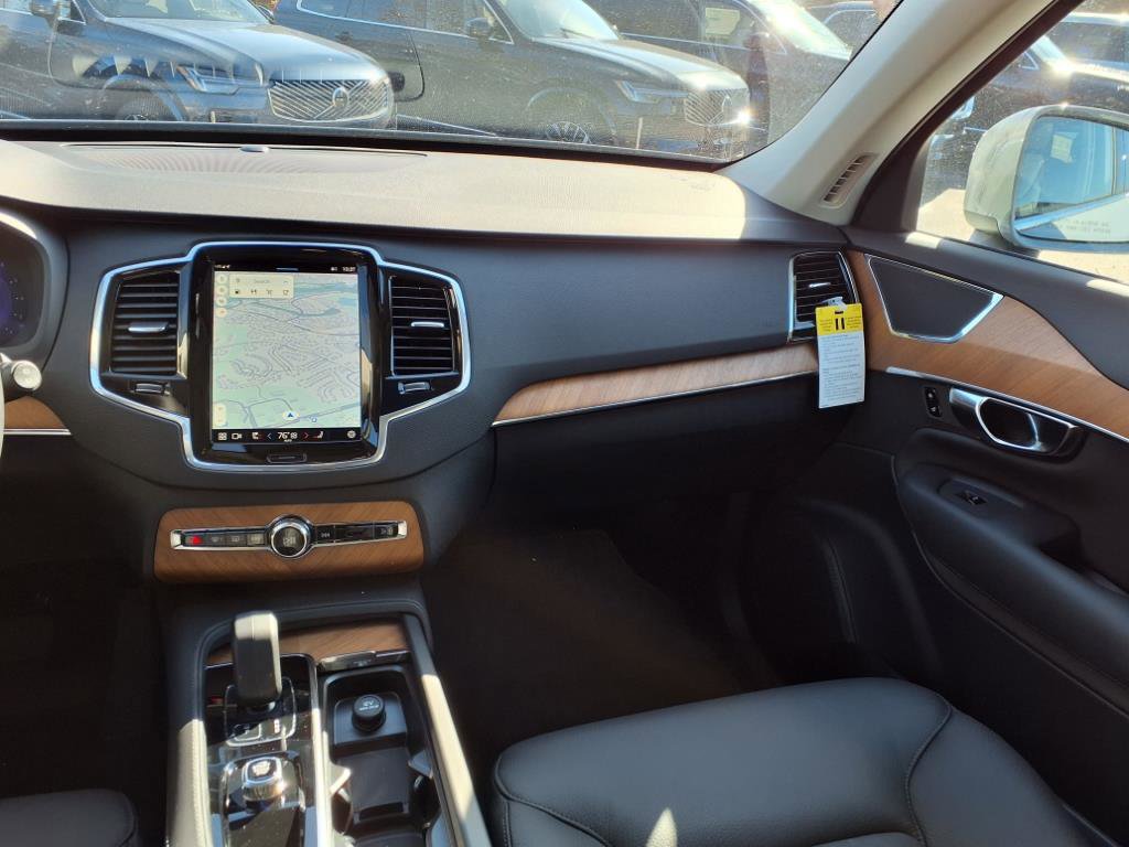 New 2025 Volvo XC90 B6 Plus w/ Protection Package Premier image 14