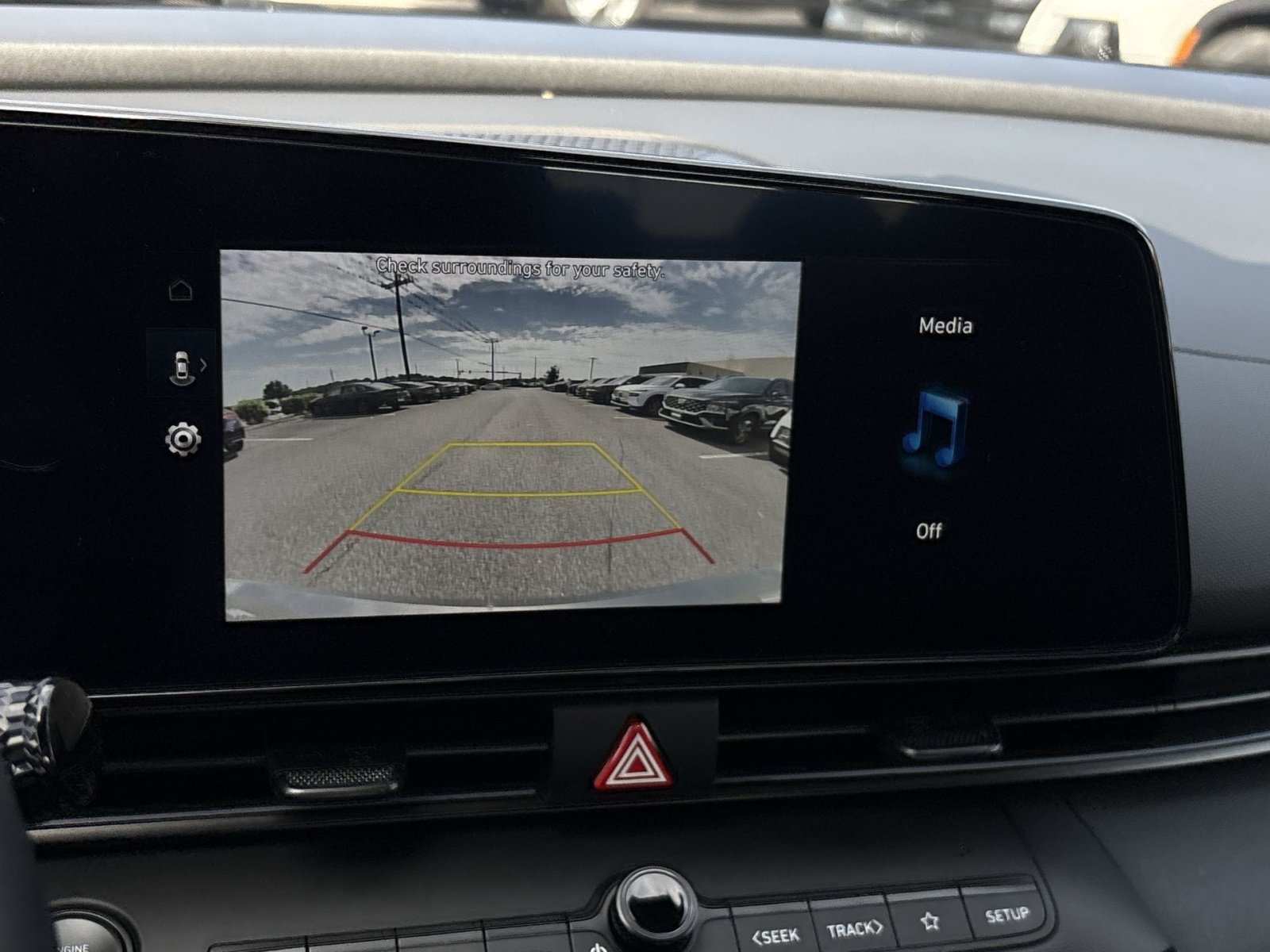 Certified 2025 Hyundai Elantra SEL FWD image 19