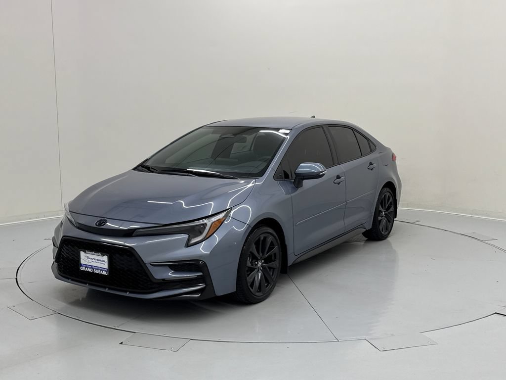Used 2024 Toyota Corolla SE w/ SE Convenience Package FWD image 2
