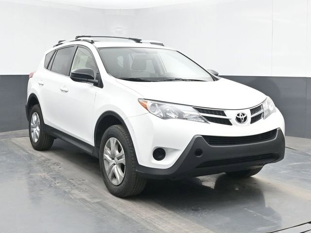 Used 2015 Toyota RAV4 LE AWD/4WD image 2