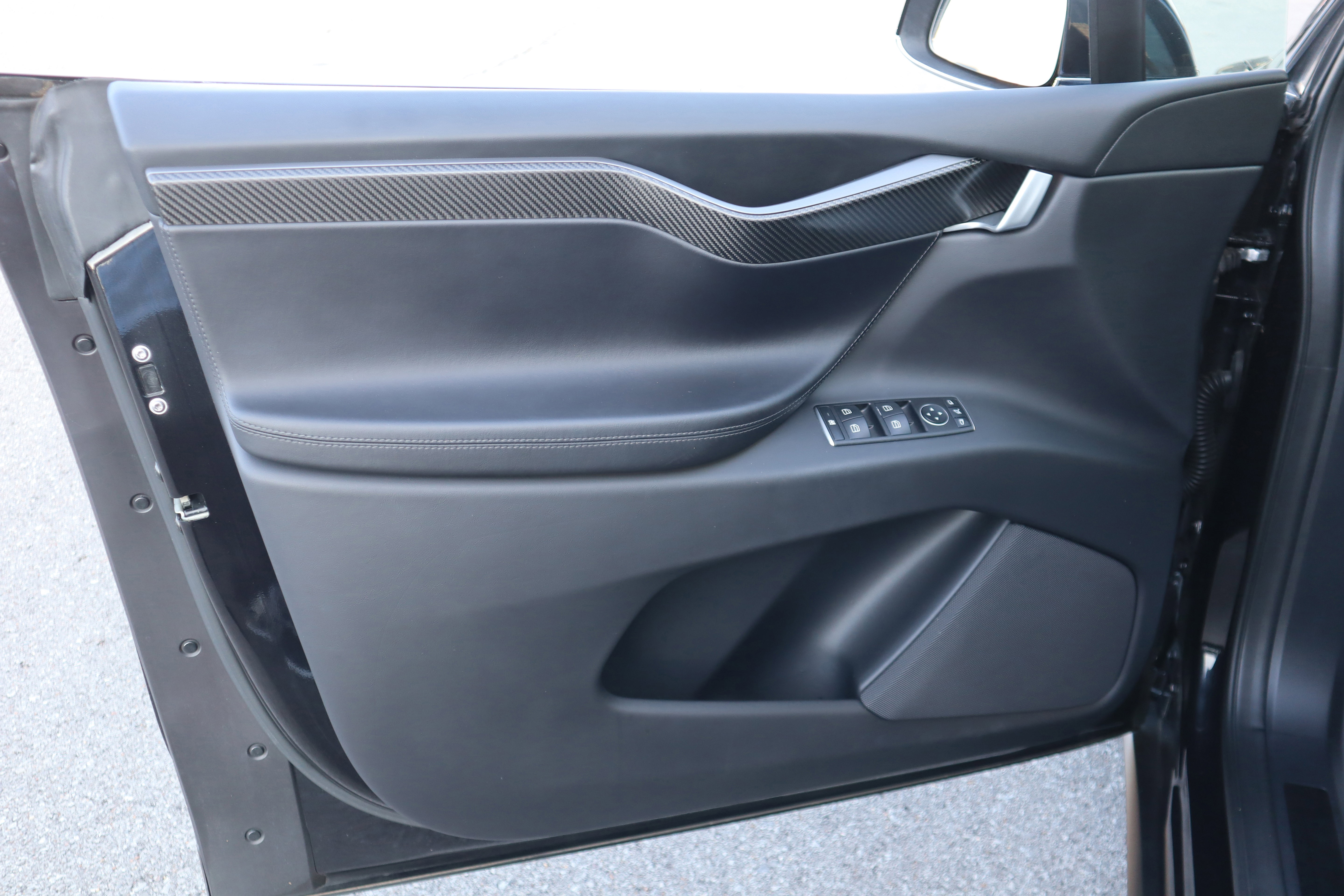 Used 2018 Tesla Model X P100D image 23