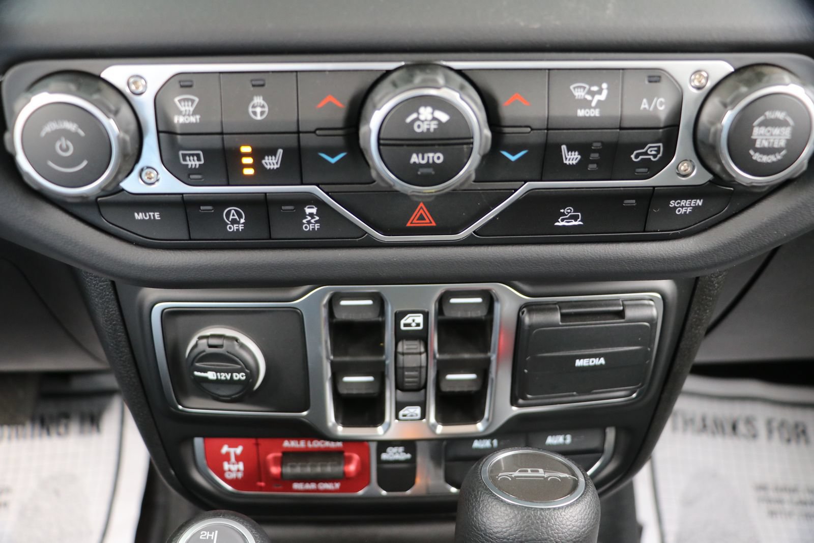 New 2025 Jeep Gladiator Mojave w/ Convenience Group AWD/4WD image 20