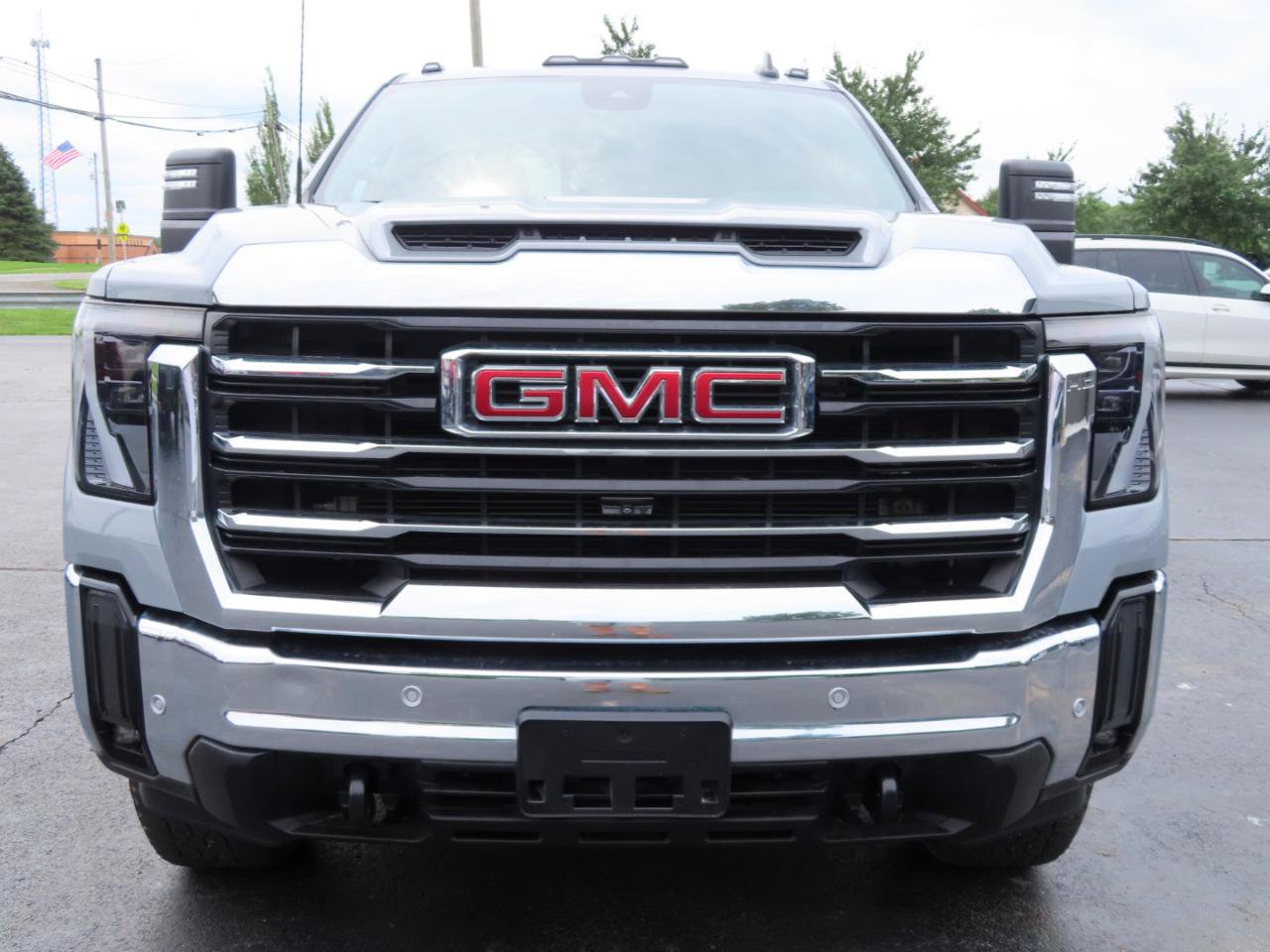 Used 2025 GMC Sierra 2500 SLE w/ SLE Value Package; AWD/4WD image 9