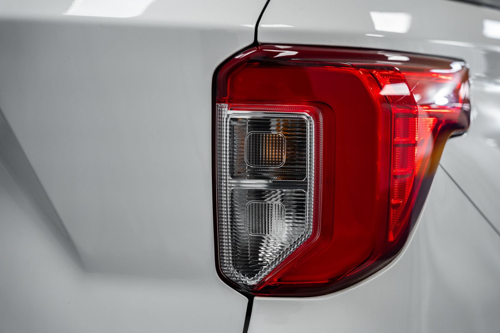Used 2023 Ford Explorer XLT w/ Equipment Group 202A AWD/4WD image 7