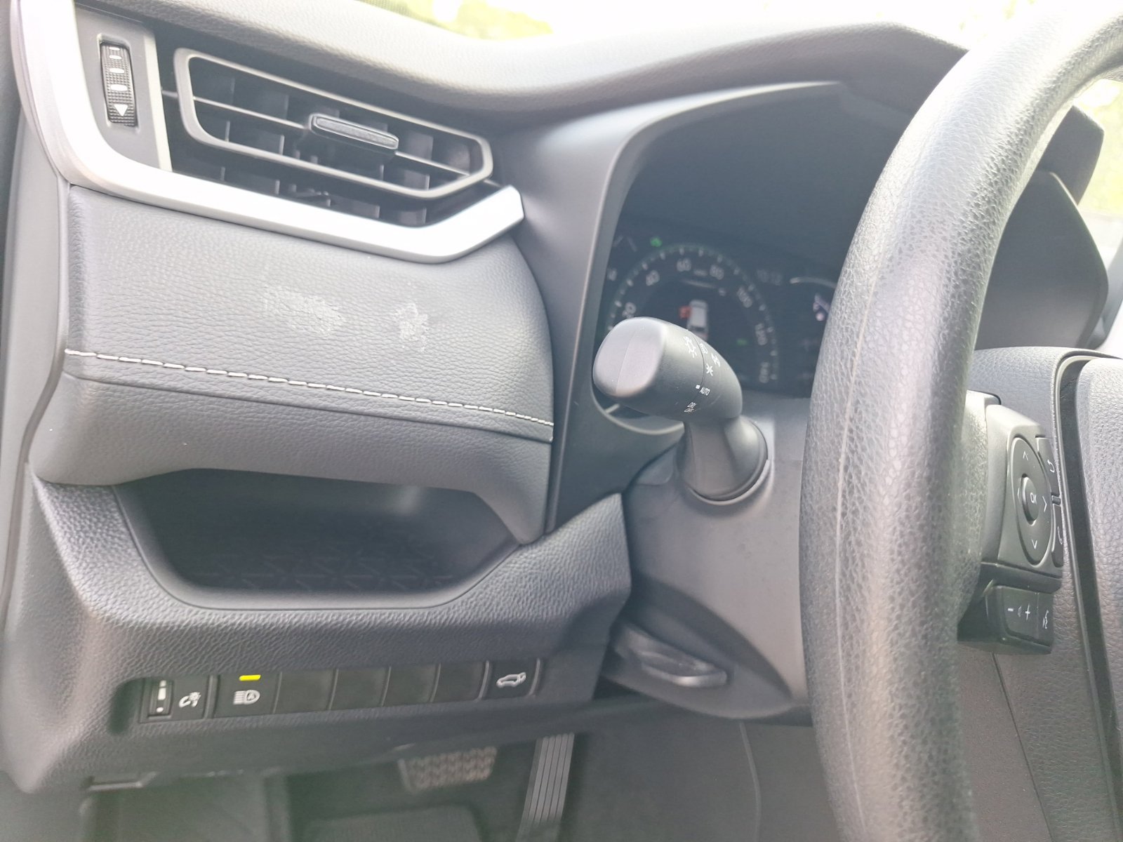 Used 2024 Toyota RAV4 XLE w/ Convenience Package AWD/4WD image 19