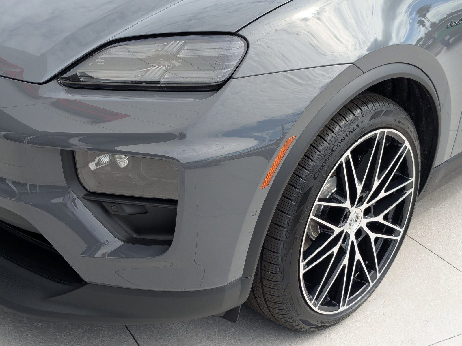 New 2025 Porsche Macan 4S Electric image 12