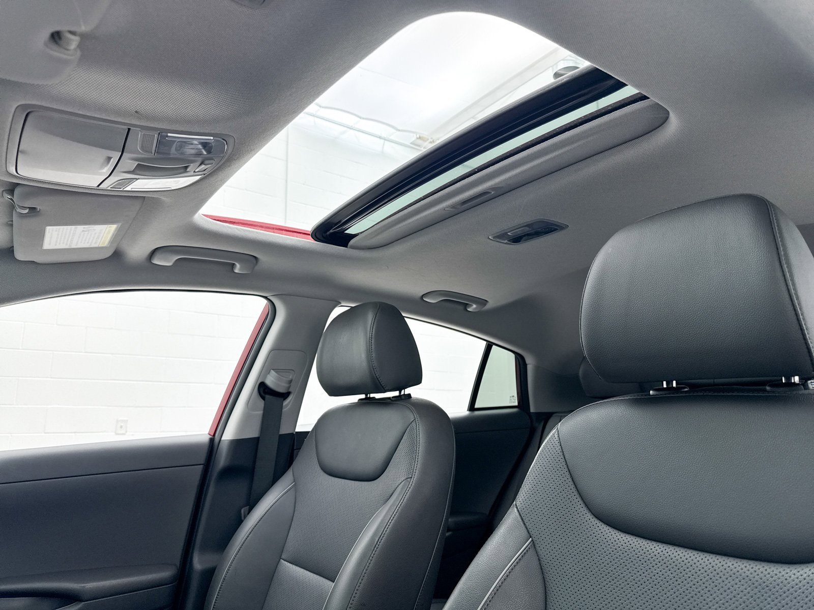 Used 2021 Hyundai Ioniq Limited image 4