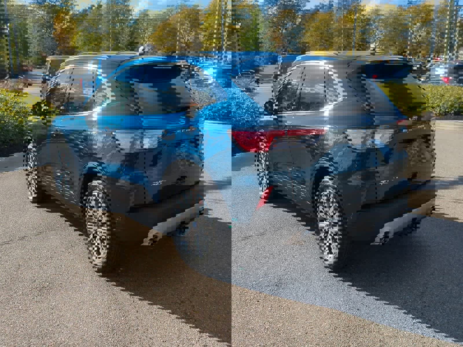 Used 2020 Ford Escape Titanium image 6