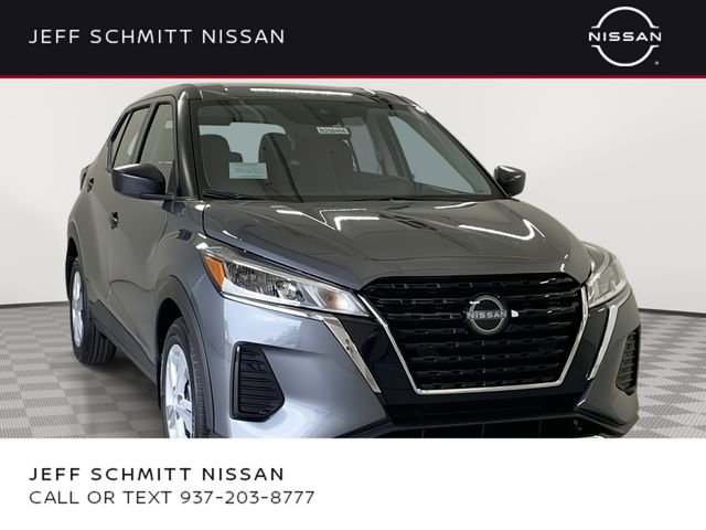 New 2025 Nissan Kicks Play S