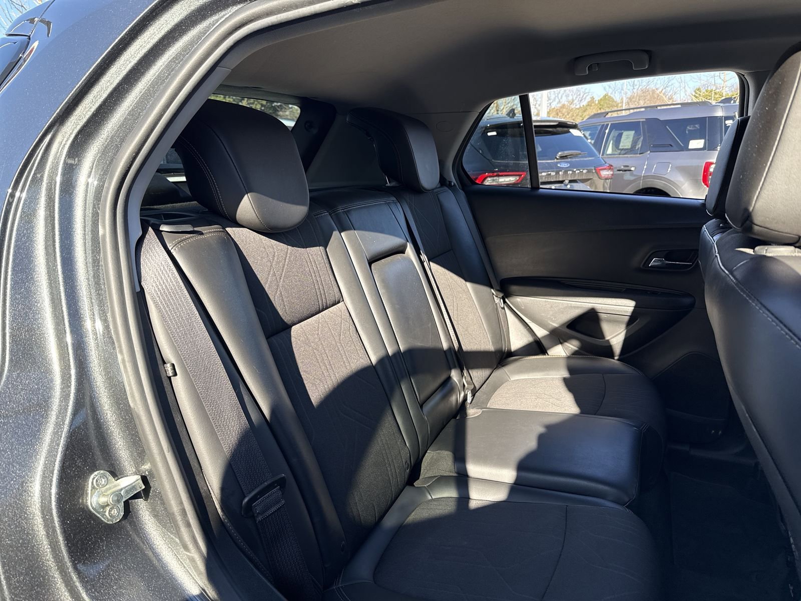 Used 2020 Chevrolet Trax LT w/ LT Convenience Package FWD image 25