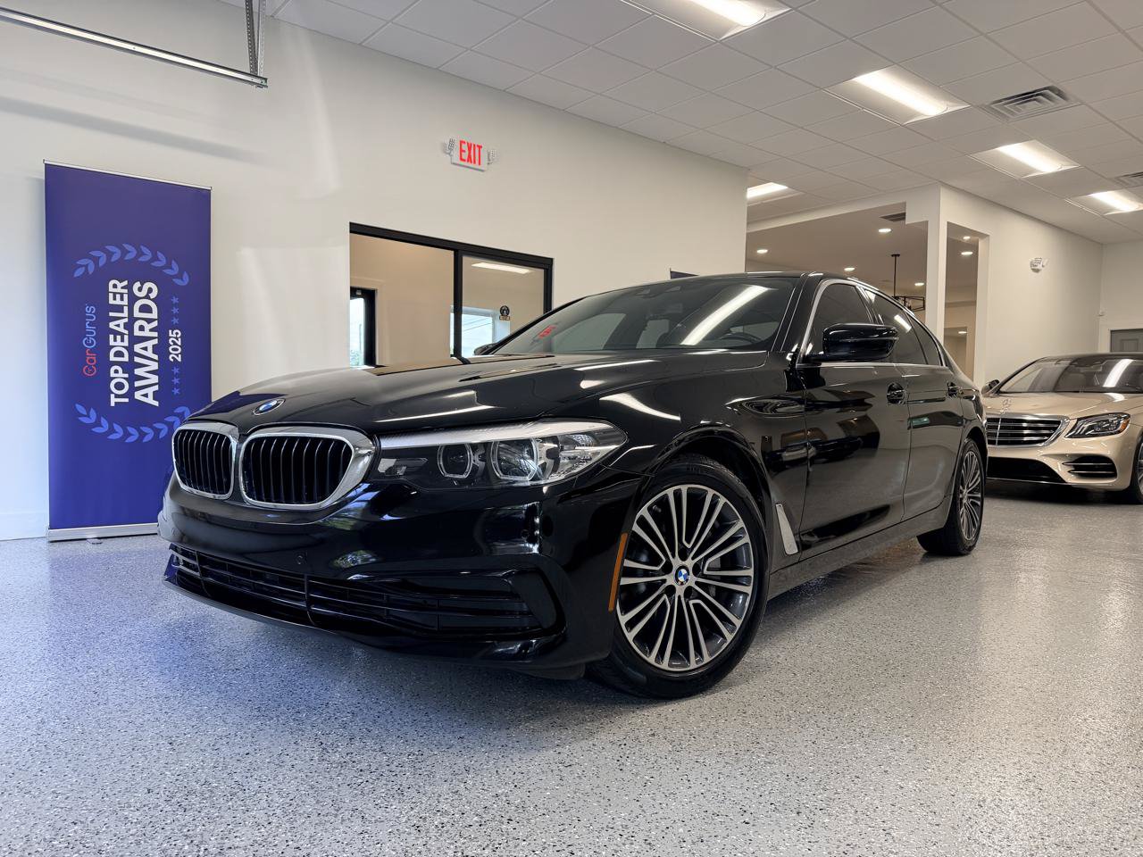 Used 2019 BMW 530i xDrive AWD/4WD image 2