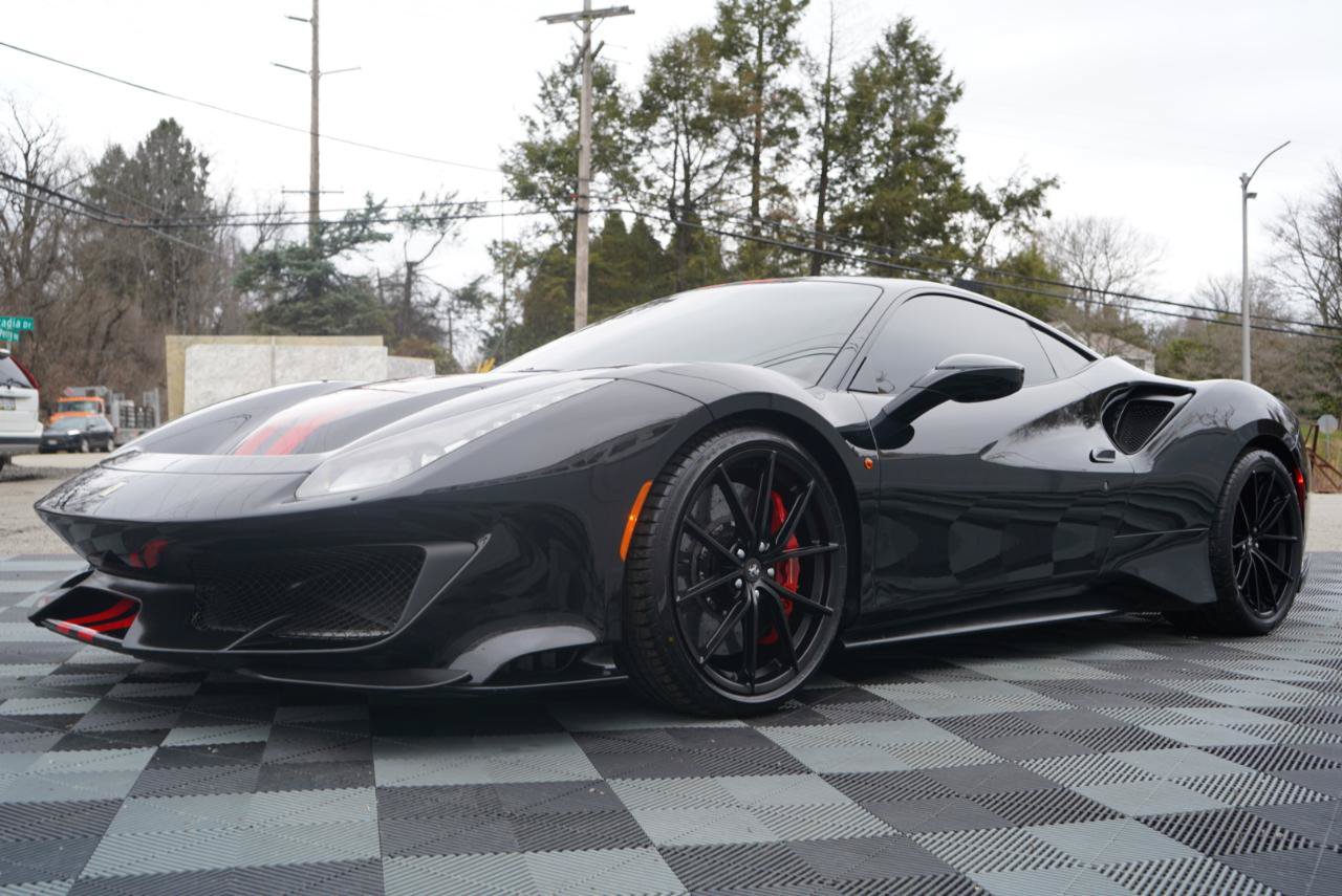 Used 2020 Ferrari 488 Pista Coupe RWD image 13