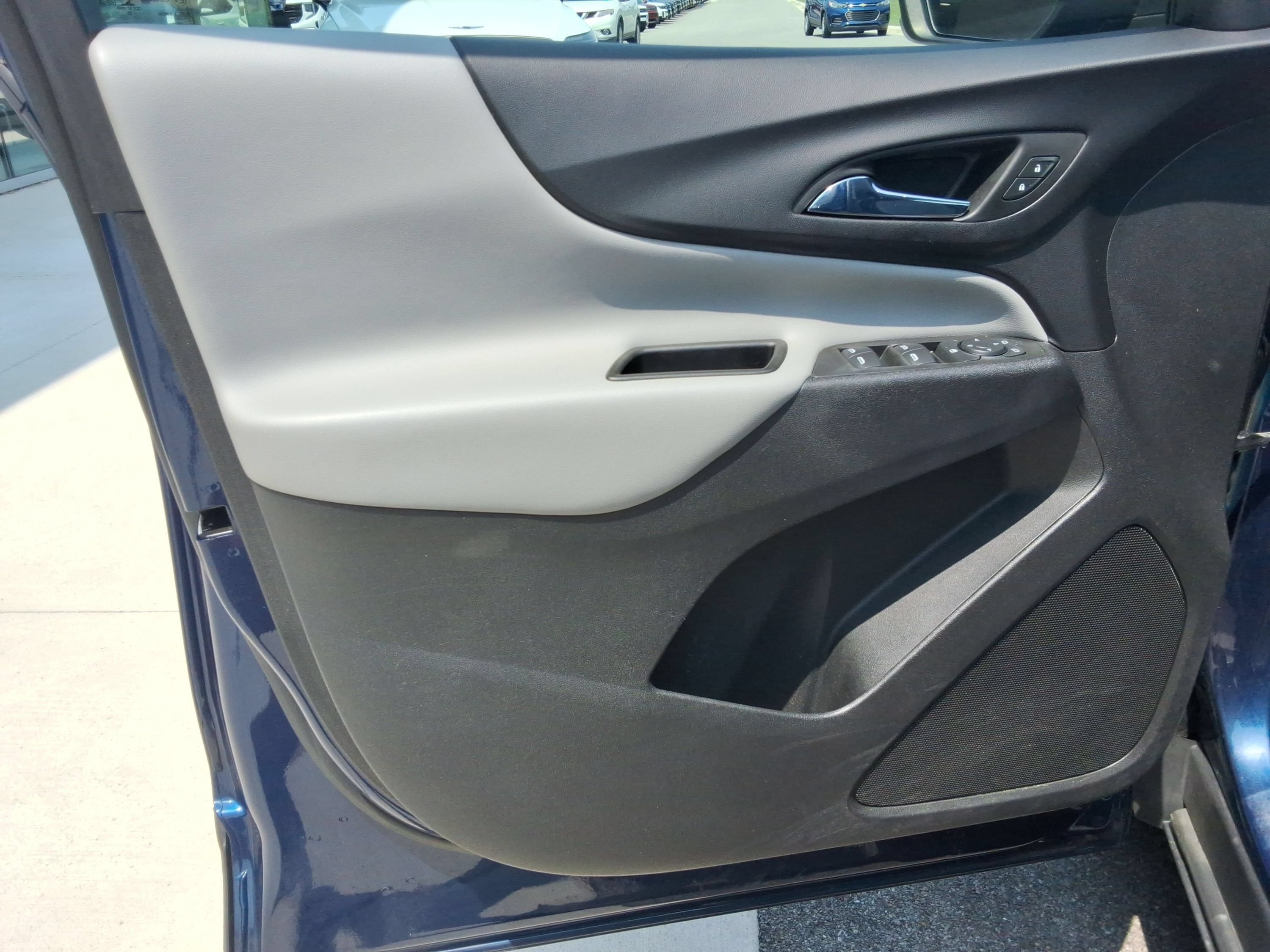 Used 2022 Chevrolet Equinox LS AWD/4WD image 22