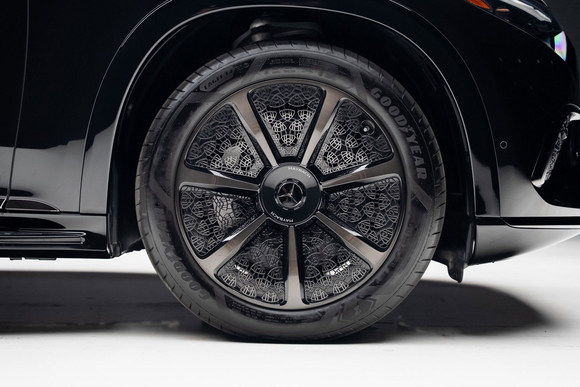 Used 2024 Mercedes-Benz Maybach EQS 680 4MATIC image 40