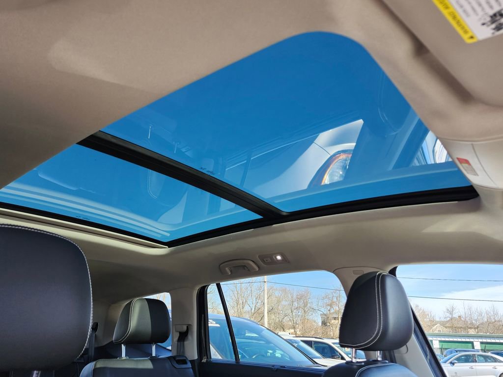 Certified 2023 Volkswagen Atlas SE w/ Panoramic Sunroof Package image 17