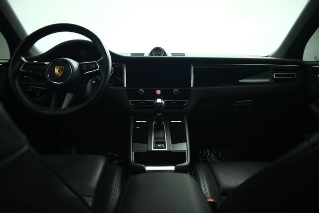 Used 2024 Porsche Macan AWD/4WD image 37