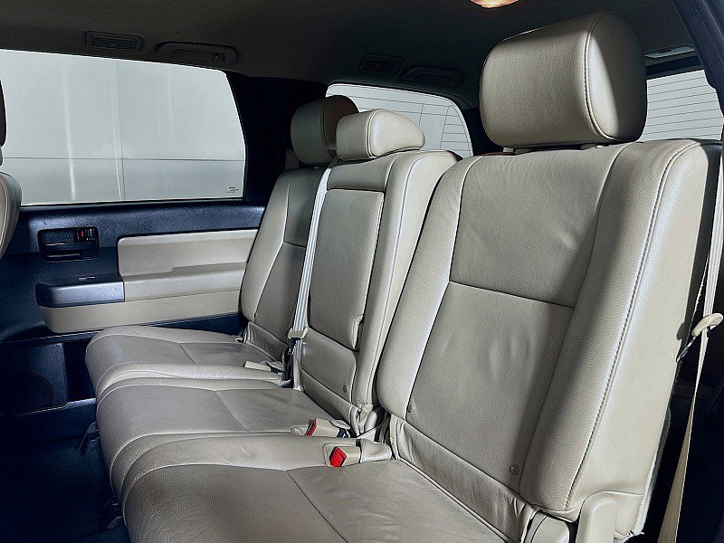 Used 2013 Toyota Sequoia SR5 w/ Premium Pkg image 23