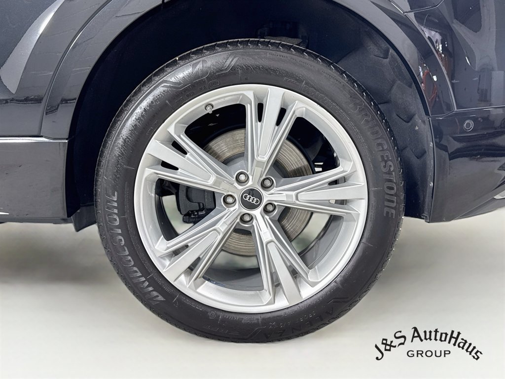 Used 2022 Audi Q8 Premium Plus w/ Premium Plus Package AWD/4WD image 40