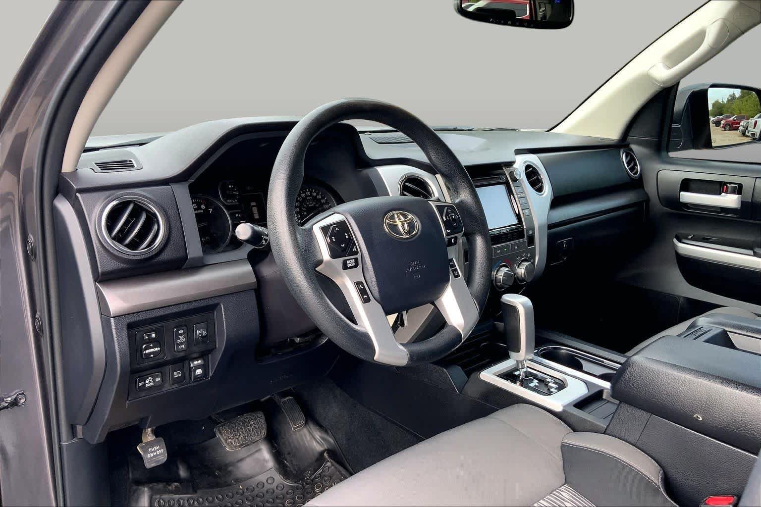 Used 2018 Toyota Tundra SR5 w/ SR5 Upgrade Package RWD image 17