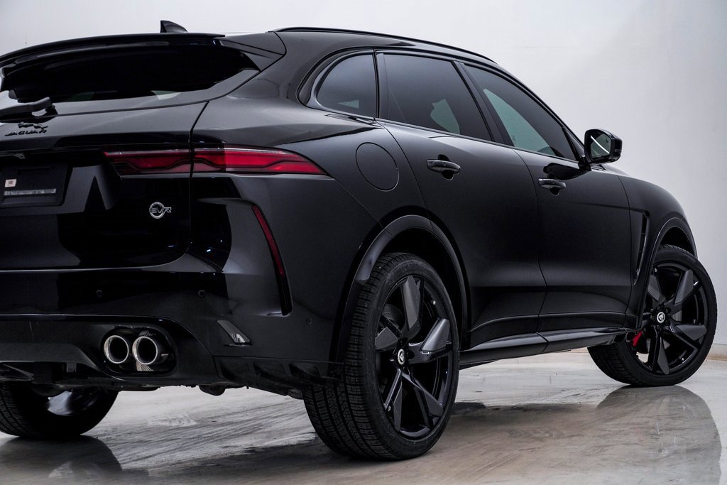 Used 2025 Jaguar F-PACE SVR image 10