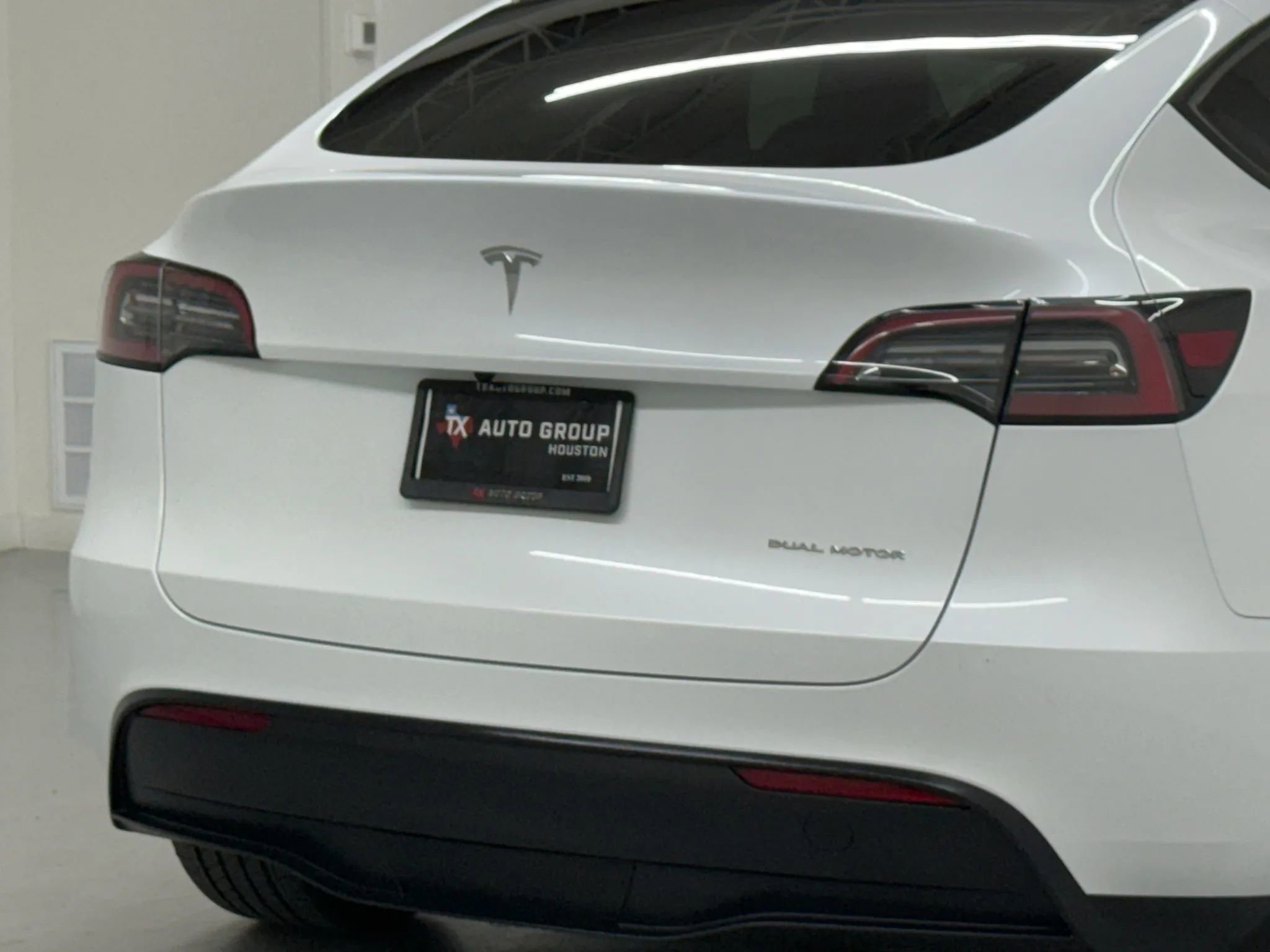 Used 2023 Tesla Model Y Long Range image 29