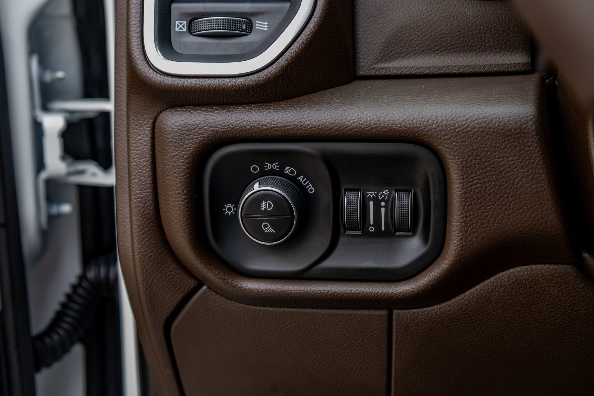 Used 2025 RAM 3500 Laramie image 22