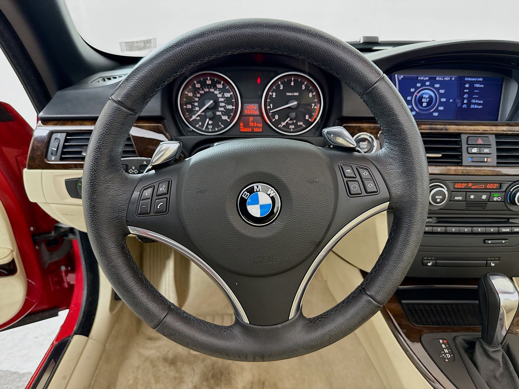 Used 2009 BMW 335i Convertible image 12