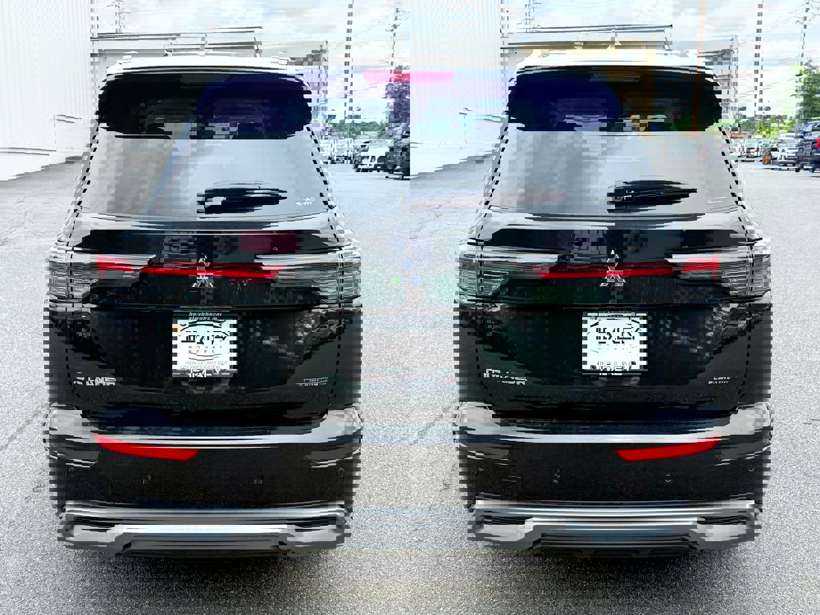 New 2025 Mitsubishi Outlander AWD image 9
