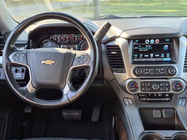 Used 2020 Chevrolet Tahoe LT w/ RST Edition AWD/4WD image 28