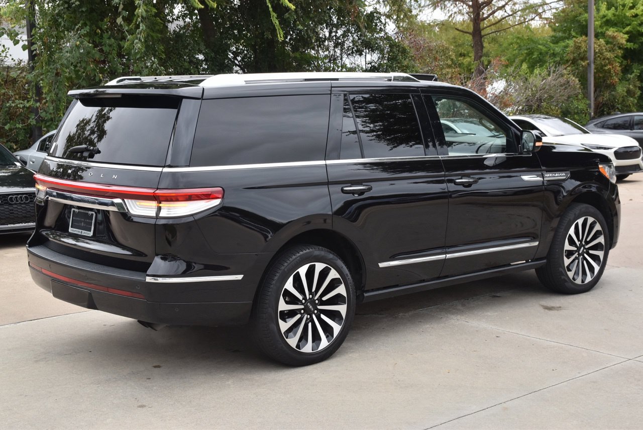 Used 2024 Lincoln Navigator Reserve AWD/4WD image 7