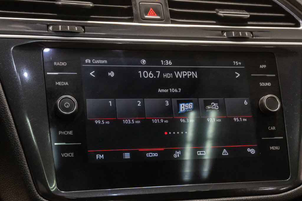 Used 2023 Volkswagen Tiguan SE R-Line AWD/4WD image 17