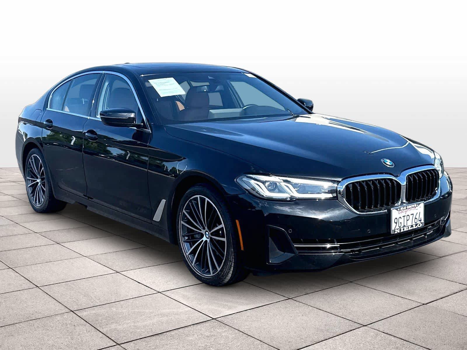 Used 2023 BMW 540i w/ Convenience Package RWD image 3