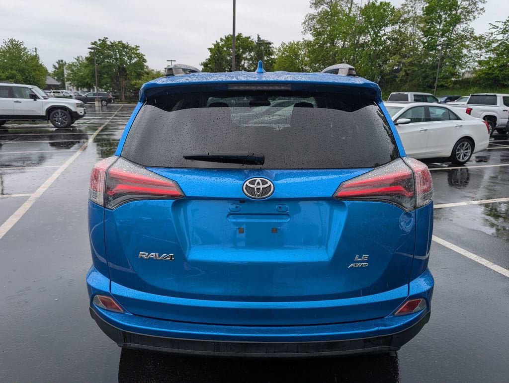 Used 2018 Toyota RAV4 LE w/ All Weather Liner Package AWD/4WD image 6