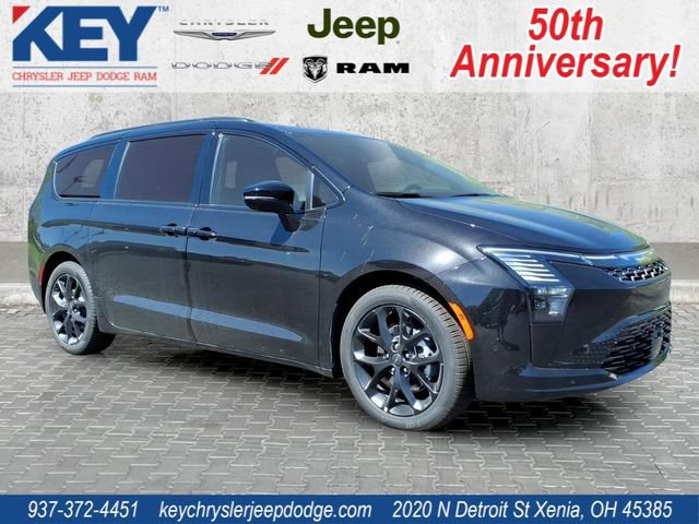 New 2027 Chrysler Pacifica Limited FWD image 1