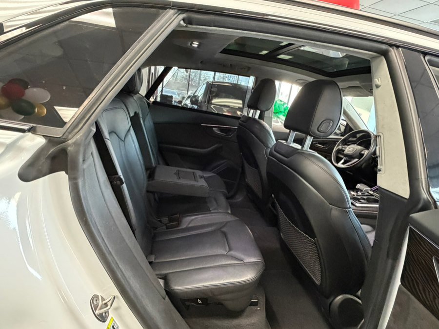 Used 2020 Audi Q8 Prestige w/ Prestige Package AWD/4WD image 31