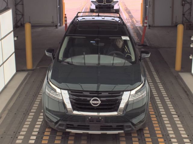 Used 2024 Nissan Pathfinder Platinum w/ Cargo Package AWD/4WD image 3