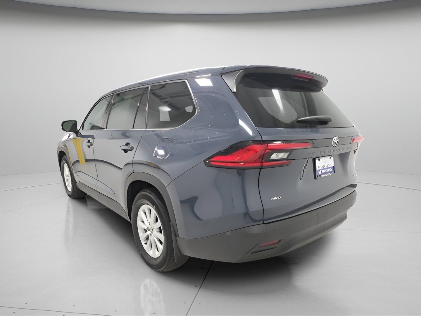 Used 2024 Toyota Grand Highlander AWD image 5