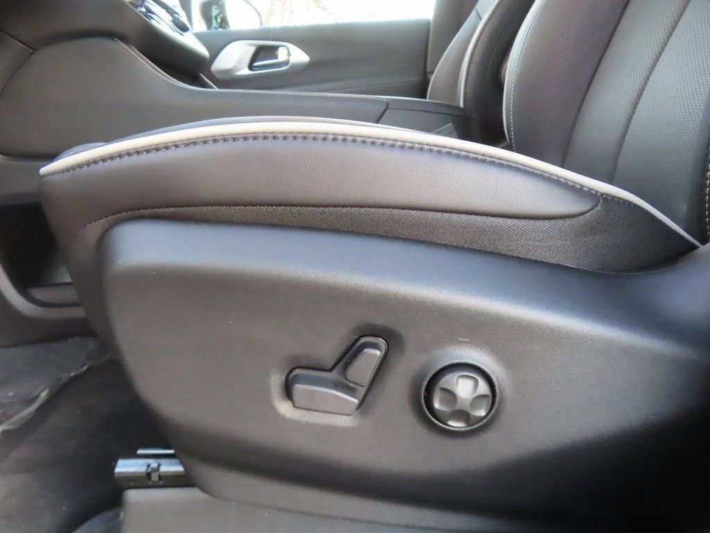 New 2026 Chrysler Pacifica Limited w/ S Appearance Package image 11