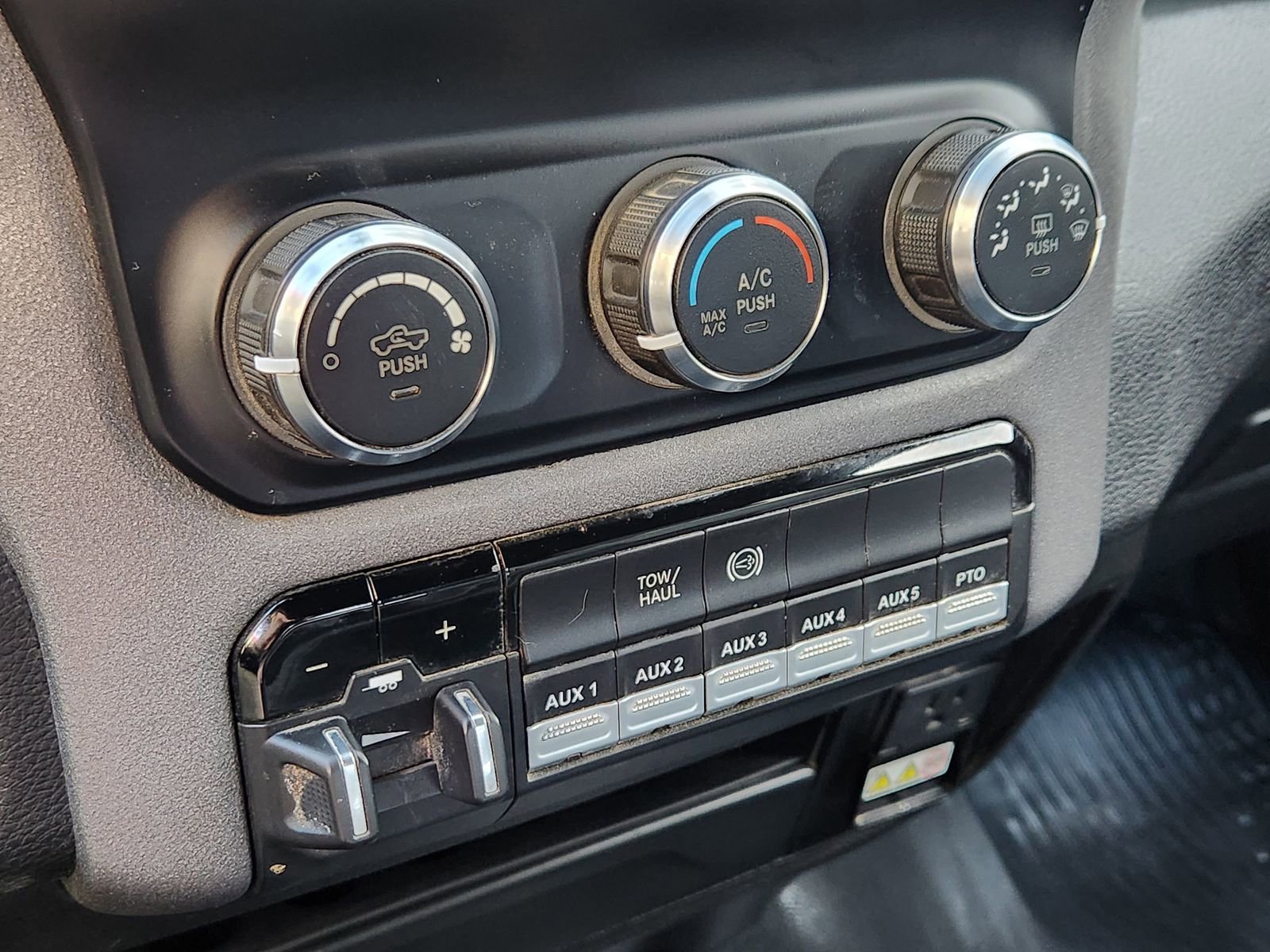 Used 2022 RAM 5500 Tradesman w/ Chrome Appearance Group image 21