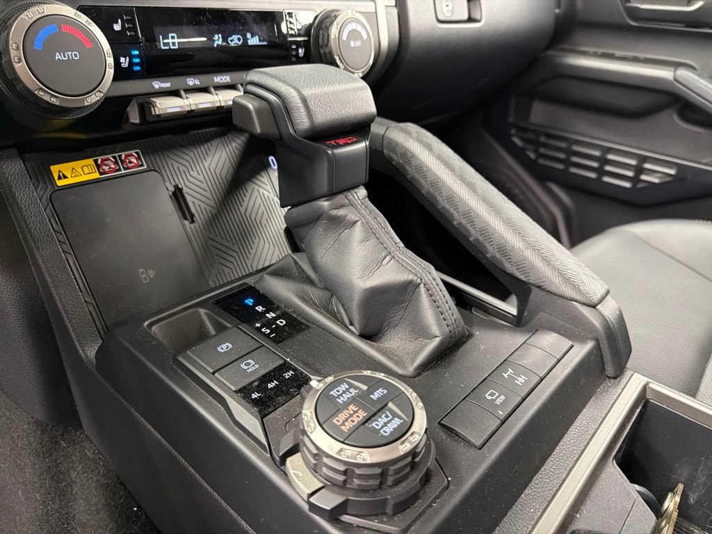 Used 2025 Toyota 4Runner TRD Off-Road Premium AWD/4WD image 18