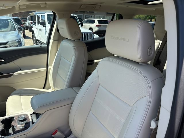 Used 2023 GMC Acadia Denali w/ Black Diamond Edition AWD/4WD image 9
