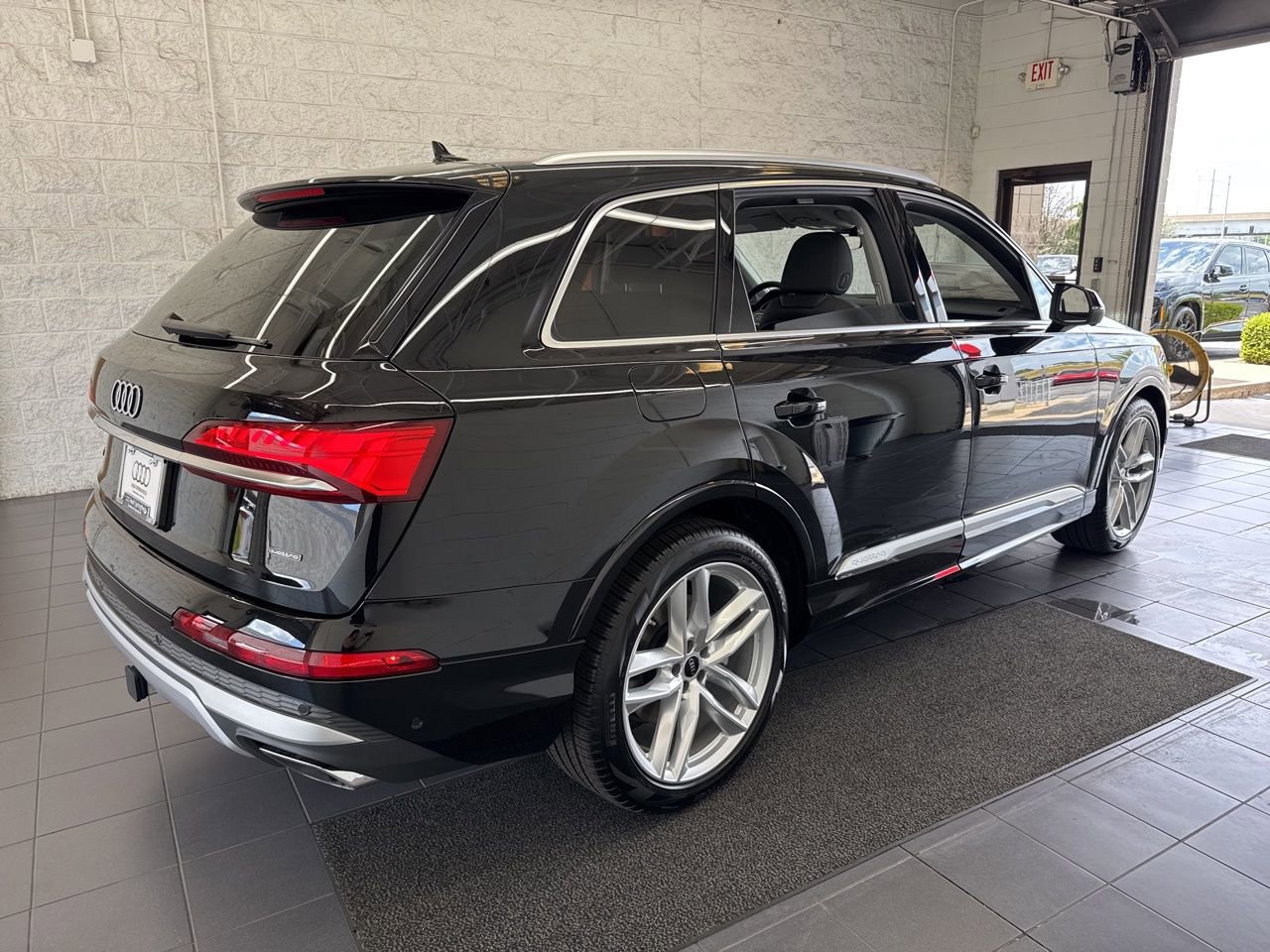 New 2025 Audi Q7 3.0T Premium Plus image 8