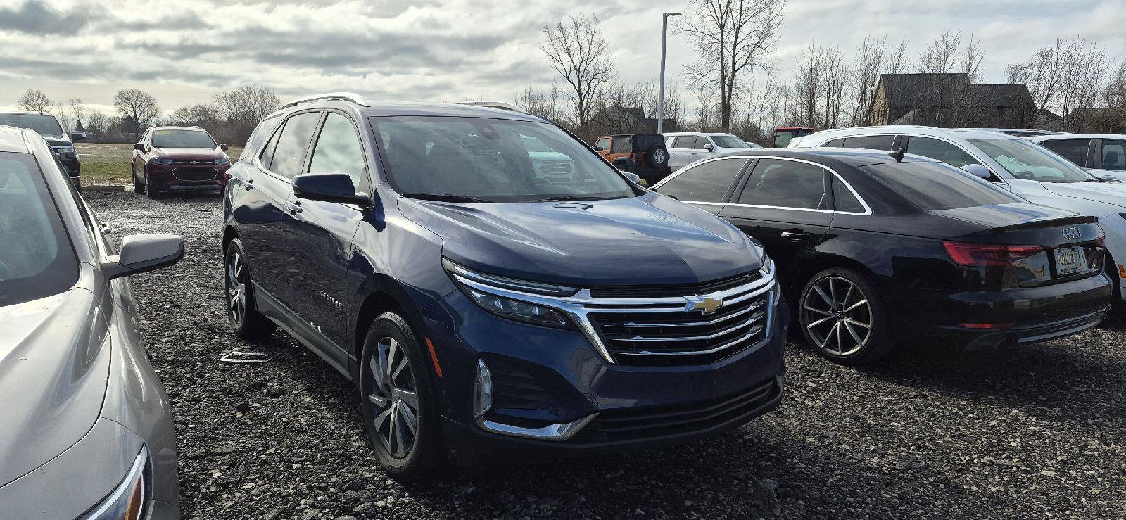 Used 2023 Chevrolet Equinox Premier image 3