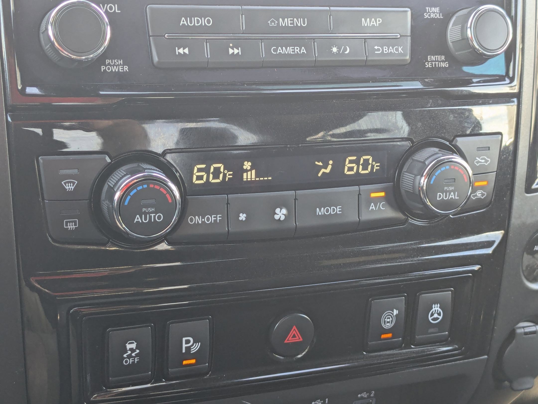 Used 2024 Nissan Titan PRO-4X w/ Pro-4x Convenience Package image 22