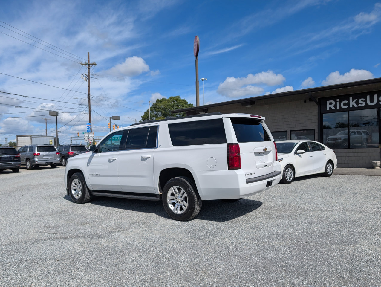 Used 2018 Chevrolet Suburban LT image 9