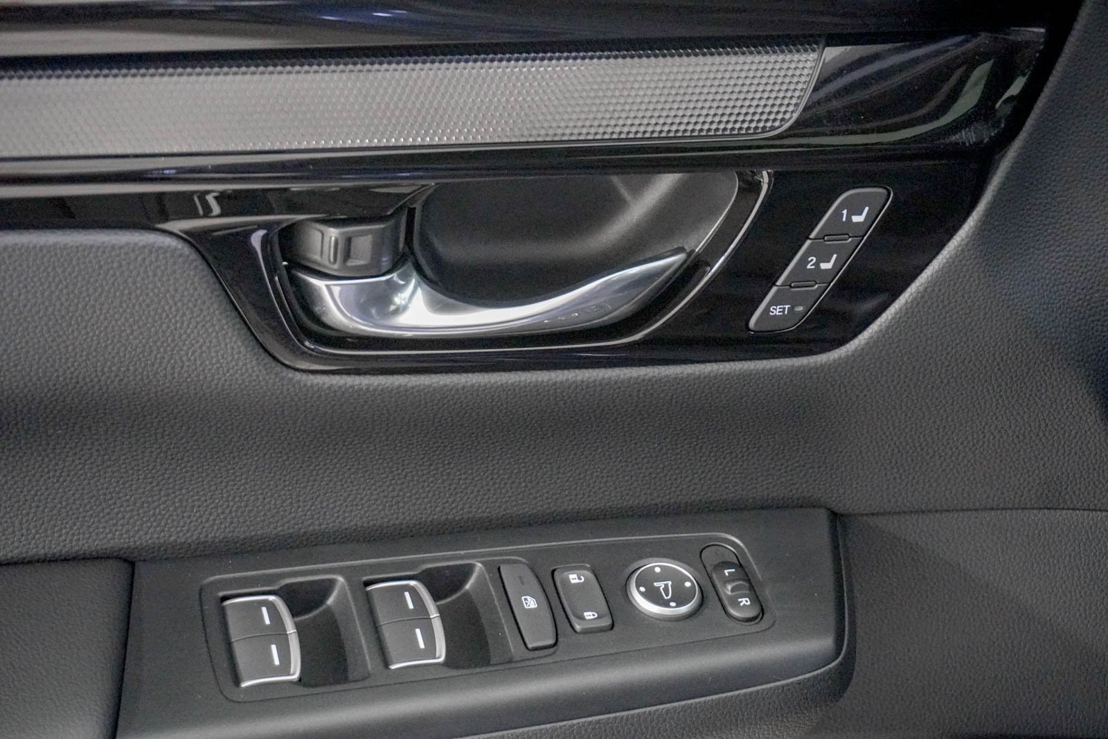 Certified 2025 Honda CR-V Sport Touring image 18