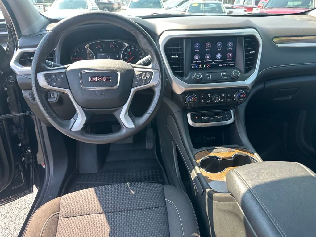 Used 2023 GMC Acadia SLE image 15