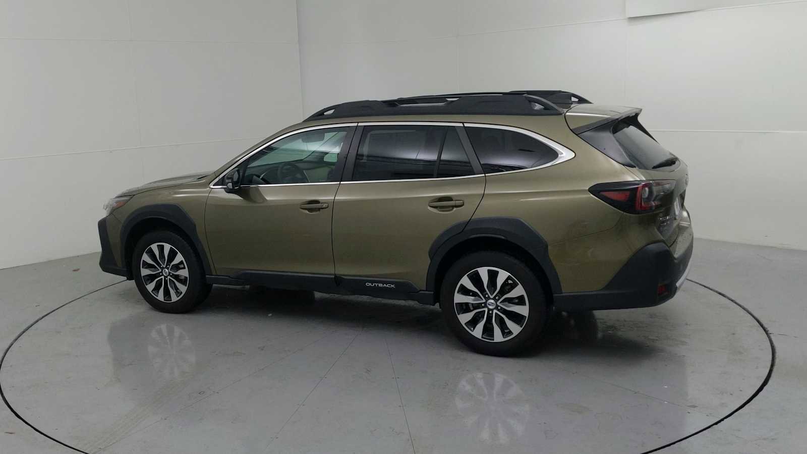 Certified 2023 Subaru Outback Limited AWD/4WD image 7