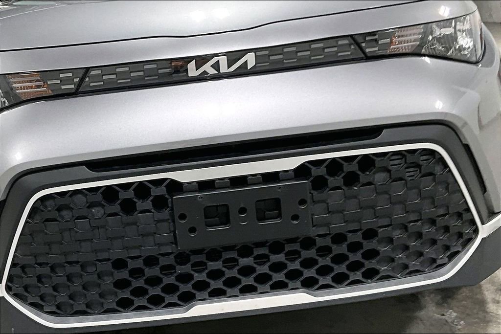 Used 2025 Kia Soul LX FWD image 37