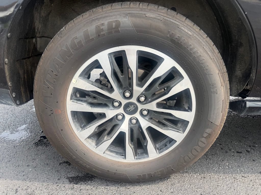 Used 2025 Ford Expedition Platinum AWD/4WD image 61